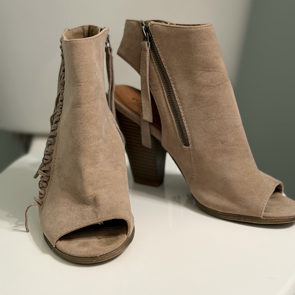 Rampage Taupe Open-Toe Suede Block Heel Booties